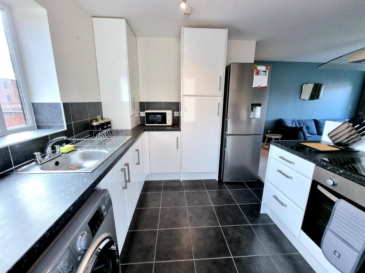 Luxury 2-Bedroom Service Apartment With Balcony Manchester Exterior photo